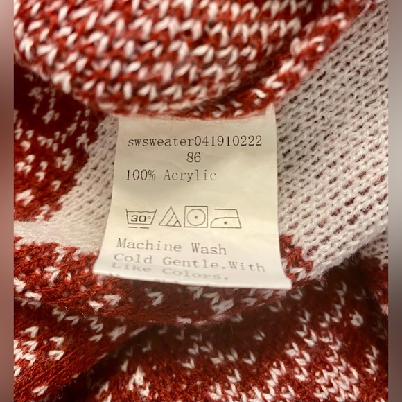 Women’s SHEIN Size Small Red and White Star Sweater with flare sleeves - Picture 4 of 4